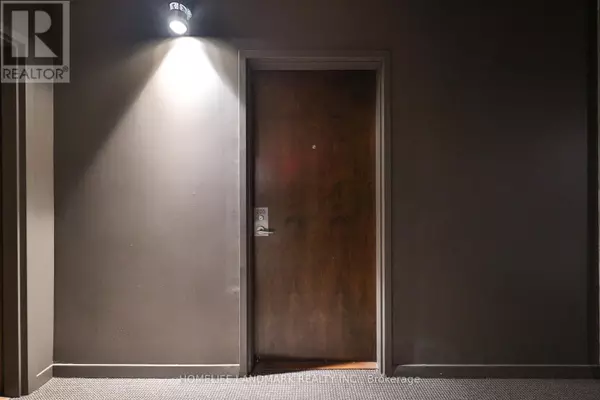 Toronto (moss Park), ON M5A4T6,261 King ST East #205