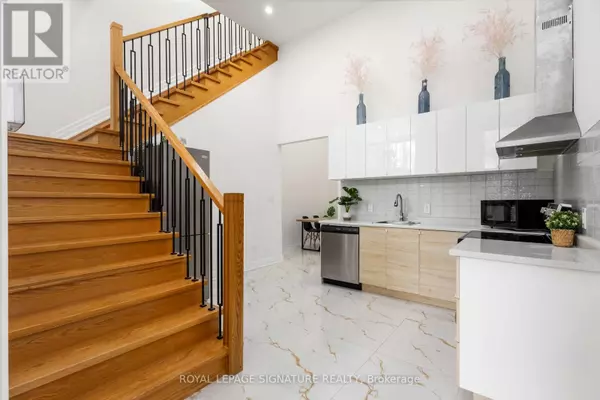 Toronto (oakridge), ON M1L3P2,160 BYNG AVENUE