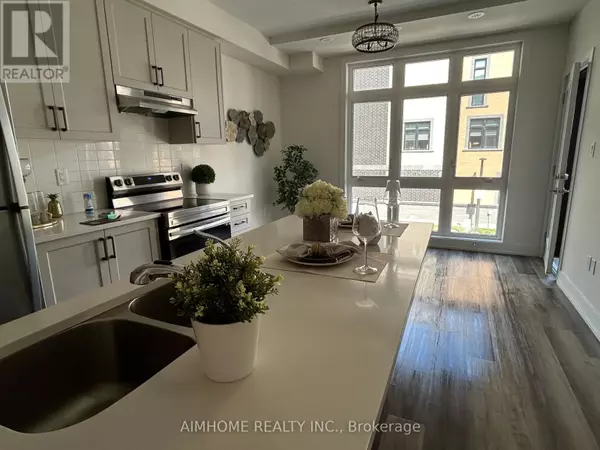 Richmond Hill (oak Ridges), ON L4E1J4,7 Phelps LN #2