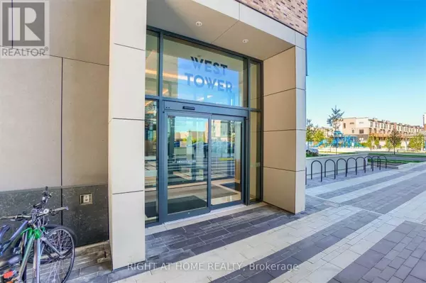 Vaughan, ON L6A5A7,100 Eagle Rock WAY #725