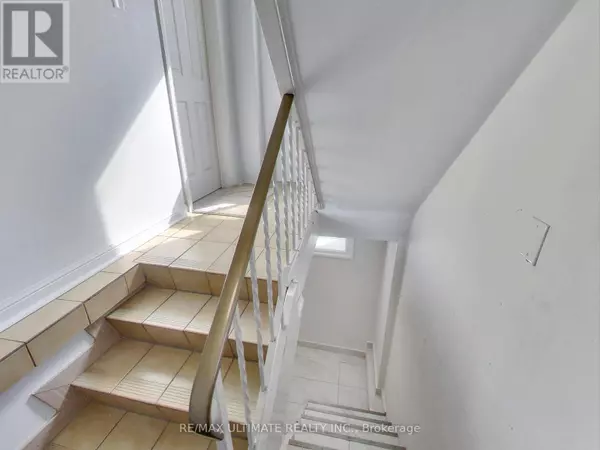 Toronto (corso Italia-davenport), ON M6H3L8,1652 Dufferin ST #B
