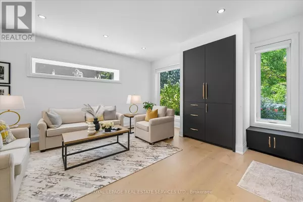 Oakville (co Central), ON L6K3N7,396 RIVER SIDE DRIVE