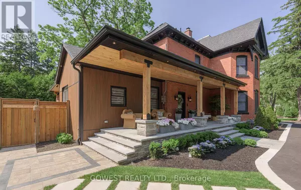 Oakville (oo Old Oakville), ON L6J4A3,376 CHARTWELL ROAD