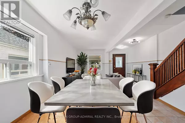Toronto (rockcliffe-smythe), ON M6N1T9,87 PRITCHARD AVENUE