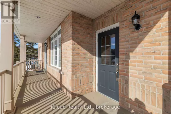 Oakville (bc Bronte Creek), ON L6M5C9,2295 Rochester CIR #18