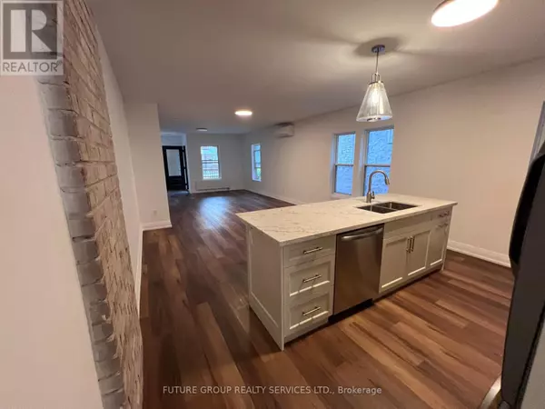4876 Simcoe ST #2, Niagara Falls (cherrywood), ON L2E1V9