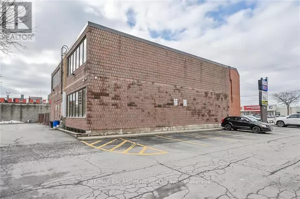 Hamilton (riverdale), ON L8E1H6,54 CENTENNIAL PARKWAY N
