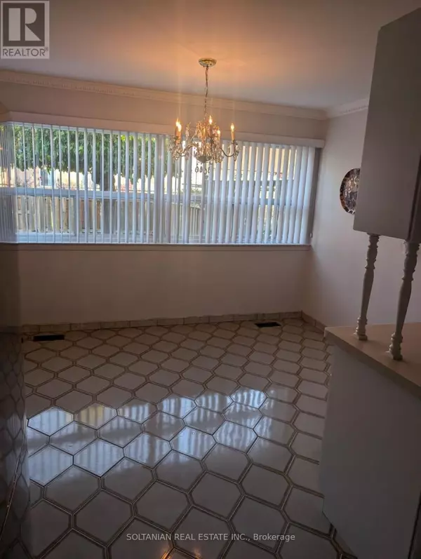 Toronto (york University Heights), ON M3M3J6,11 ENCLAVE MEWS