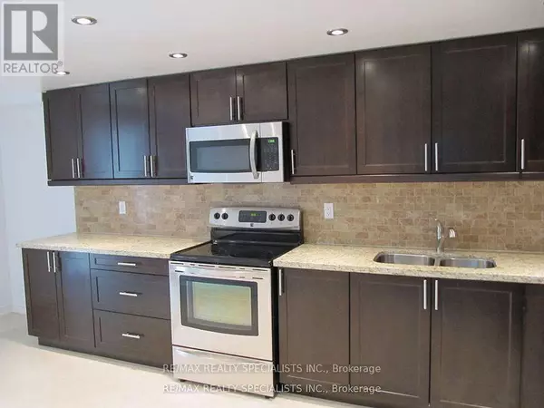 Mississauga (cooksville), ON L5B3Z2,155 Hillcrest AVE #214