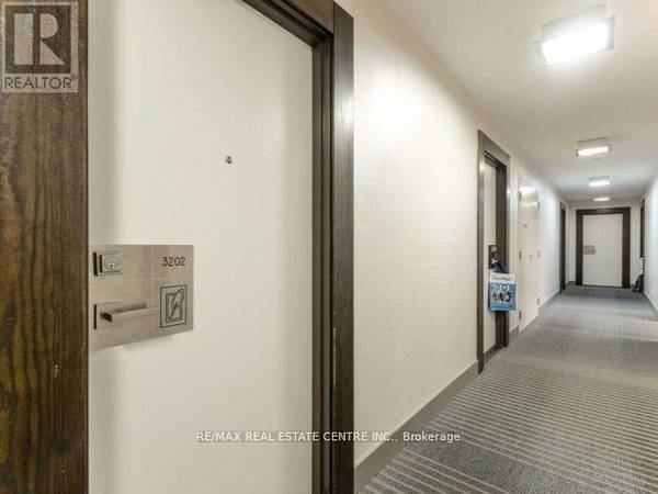 Mississauga (city Centre), ON L5B0J7,4011 Brickstone Mews #3202