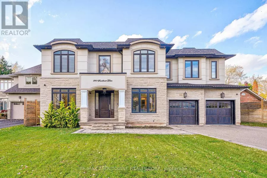 390 SANDHURST DRIVE, Oakville (bronte East), ON L6L4L3