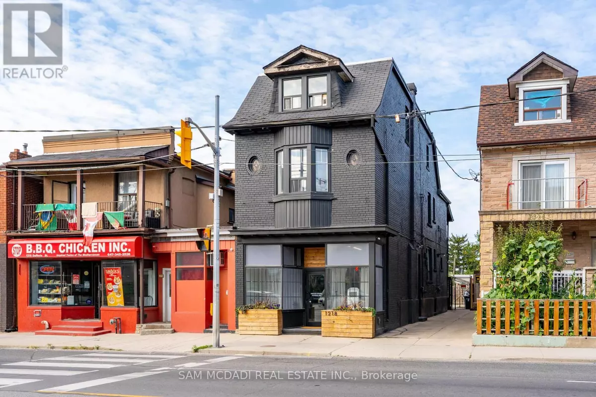 Toronto (dovercourt-wallace Emerson-junction), ON M6H4C1,1218 DUFFERIN STREET