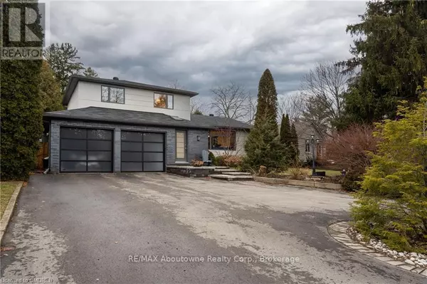 561 REBECCA STREET, Oakville (1020 - Wo West), ON L6K1L2