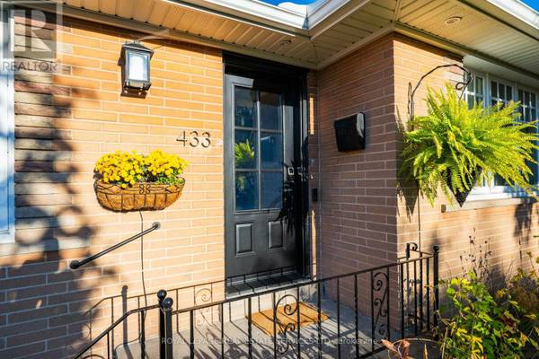 Oakville (bronte East), ON L6K2B6,433 PINEGROVE ROAD