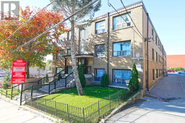 Toronto (caledonia-fairbank), ON M6E4X5,500 Gilbert AVE #308