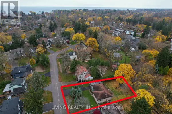 Oakville (bronte East), ON L6K2J2,208 GLEN OAK DRIVE