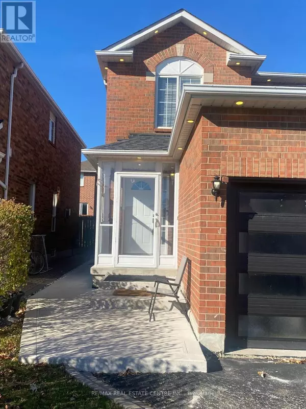 Mississauga (east Credit), ON L5V2L1,835 STONEBRIDGE AVENUE