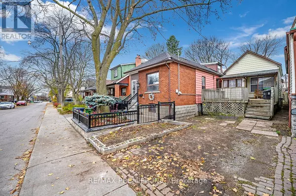 20 HOWICK AVENUE, Toronto (weston-pellam Park), ON M6N1M8