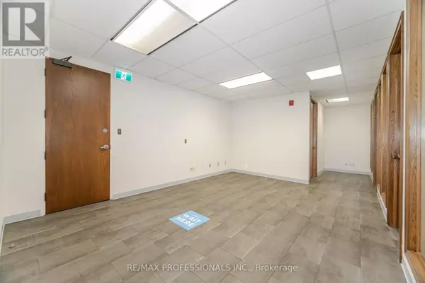 Mississauga (cooksville), ON L5B2V2,89 Queensway #604