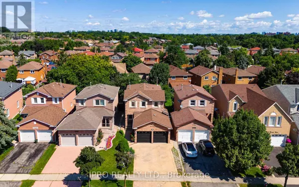 Mississauga (erin Mills), ON L5L5E9,3335 DOVETAIL MEWS