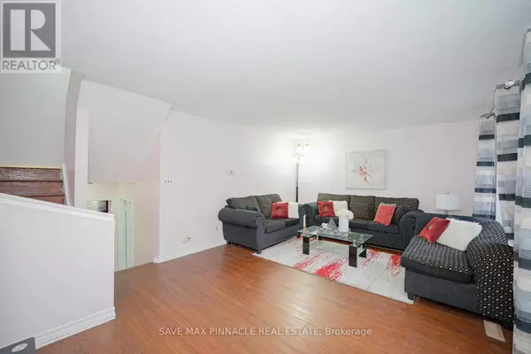 Toronto (mount Olive-silverstone-jamestown), ON M9V1B2,1563 Albion RD #66