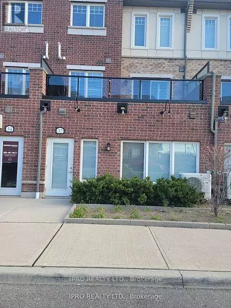 Brampton (bram West), ON L6Y0V6,32 SKY HARBOUR DRIVE