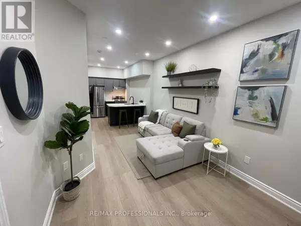 Mississauga (cooksville), ON L5B4K3,601 Shoreline DR #133