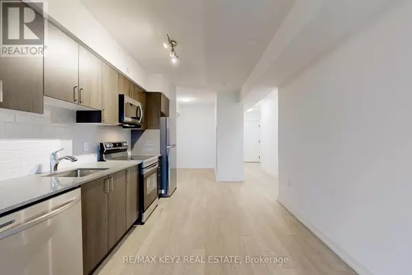 Toronto (yorkdale-glen Park), ON M6B0B1,556 Marlee AVE #202