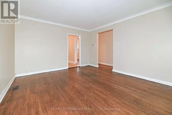 Toronto (downsview-roding-cfb), ON M3L1L2,74 CHALKFARM DRIVE