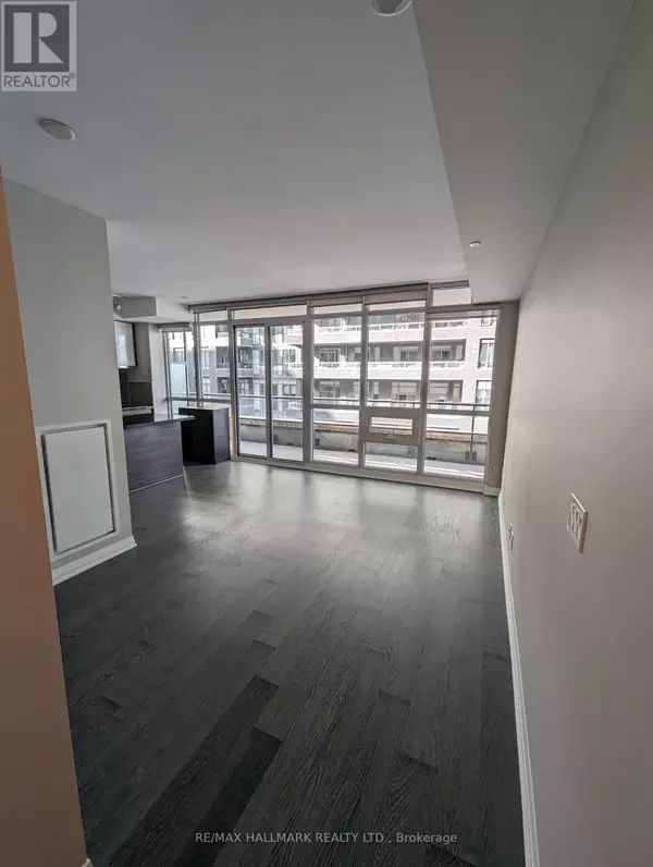 Toronto (mimico), ON M8V0C4,59 Annie Craig DR #301