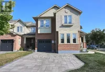 1 MCCANDLESS COURT, Milton (harrison), ON L9T2C4