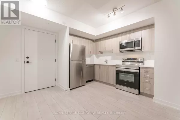 Toronto (yorkdale-glen Park), ON M6B3J3,556 Marlee AVE #331