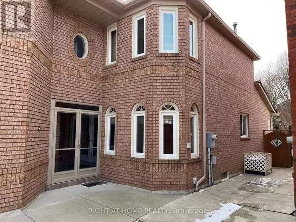 Mississauga (lisgar), ON L5N6V4,3226 FORRESTDALE CIRCLE