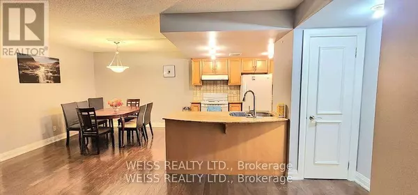 Toronto (downsview-roding-cfb), ON M3M2E9,2737 Keele ST #402