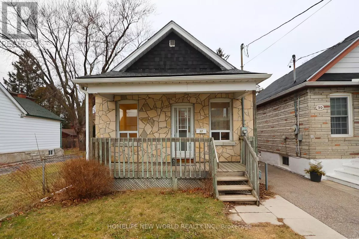 Toronto (rockcliffe-smythe), ON M6N2P3,32 PENDEEN AVENUE