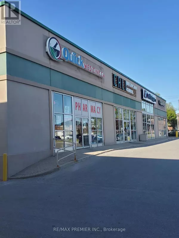 Toronto (yorkdale-glen Park), ON M6A2T3,3200 Dufferin ST #210