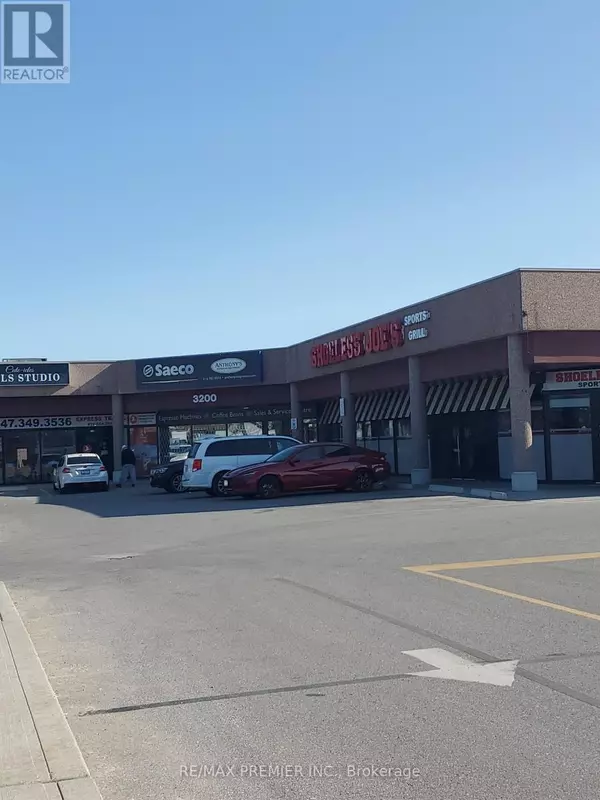 Toronto (yorkdale-glen Park), ON M6A3B2,3200 Dufferin ST #204