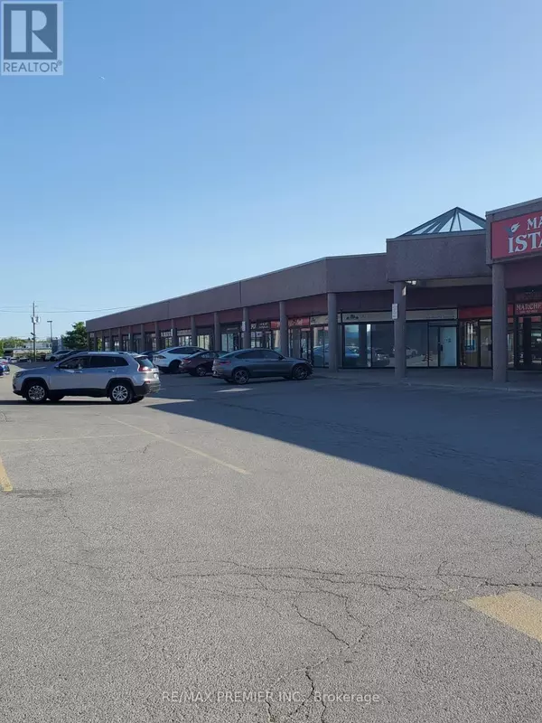 Toronto (yorkdale-glen Park), ON M6A3B2,3200 Dufferin ST #204