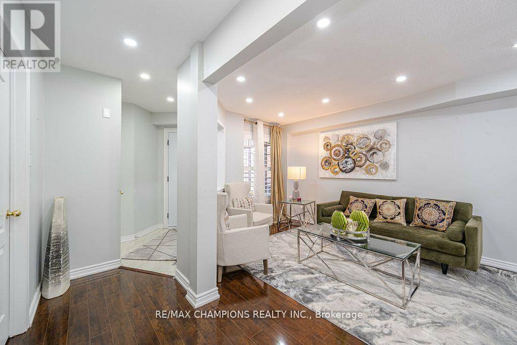 Brampton (sandringham-wellington), ON L6R1X2,78 LARKSPUR ROAD