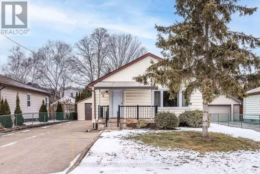 125 INGLEWOOD DRIVE, Oakville (1002 - Co Central), ON L6K1W8