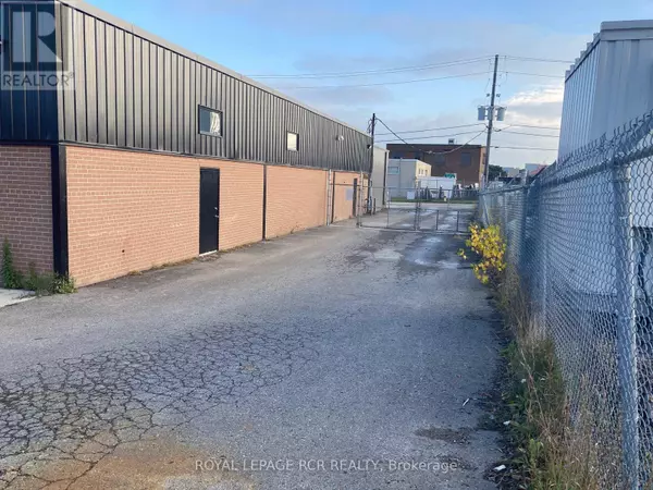 Toronto (west Humber-clairville), ON M9W4P2,26 AIRVIEW ROAD