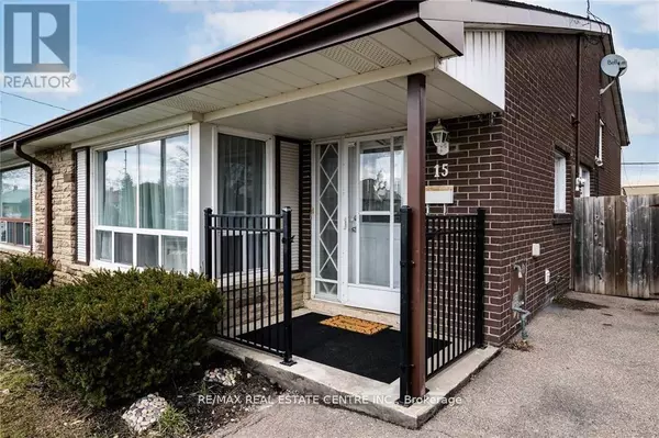 15 BENTON STREET E, Brampton (brampton East), ON L6W3B8