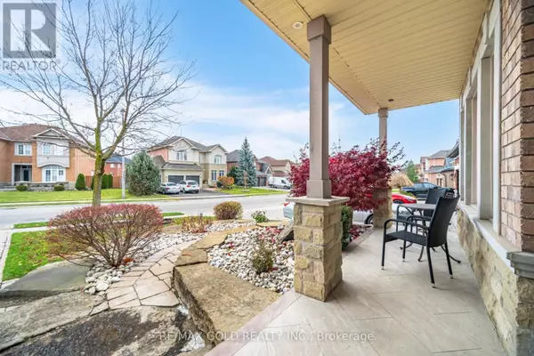 Brampton (vales Of Castlemore North), ON L6P1Y5,59 SAINT HUBERT DRIVE