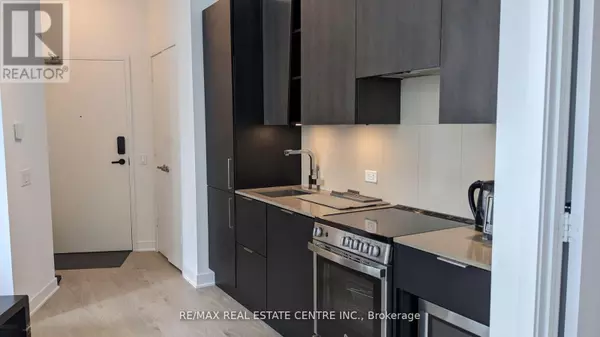 Mississauga (city Centre), ON L5B0M3,3900 Confederation Pkwy #302