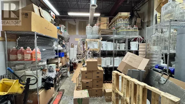 Toronto (yorkdale-glen Park), ON M6A2T3,3220 Dufferin ST #5