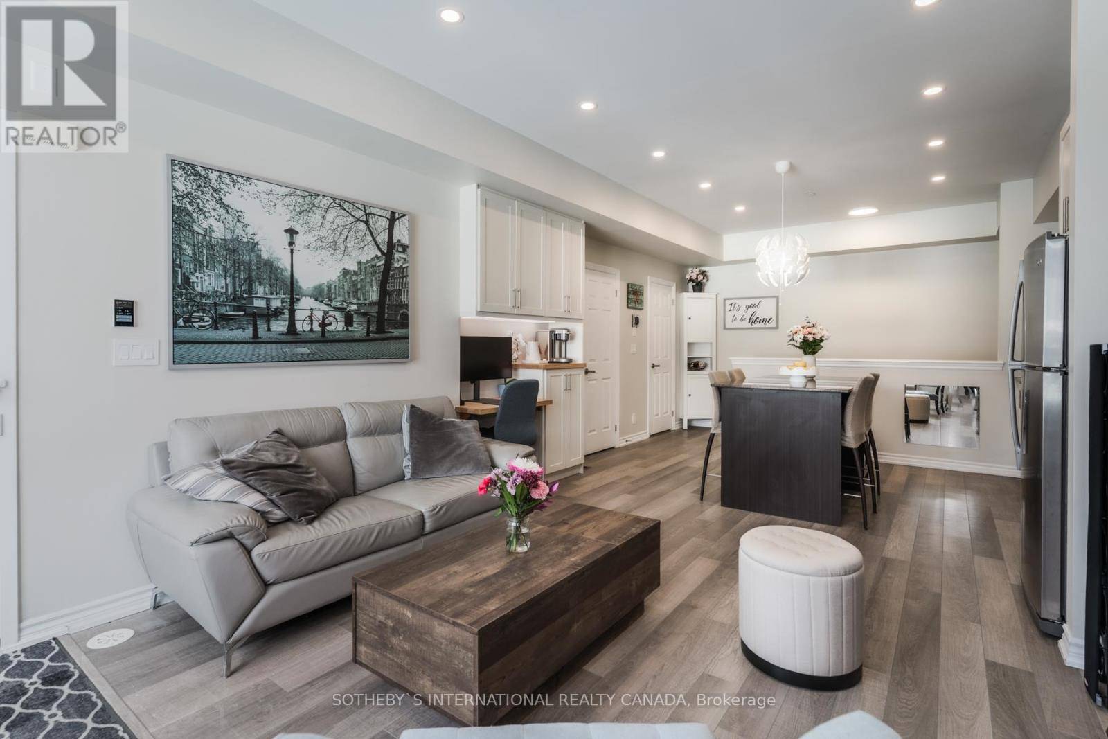 Toronto (long Branch), ON M8V0B8,50 Carnation AVE #148