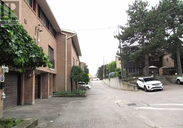 Toronto (york University Heights), ON M3M3J8,15 Inlet Mews #7