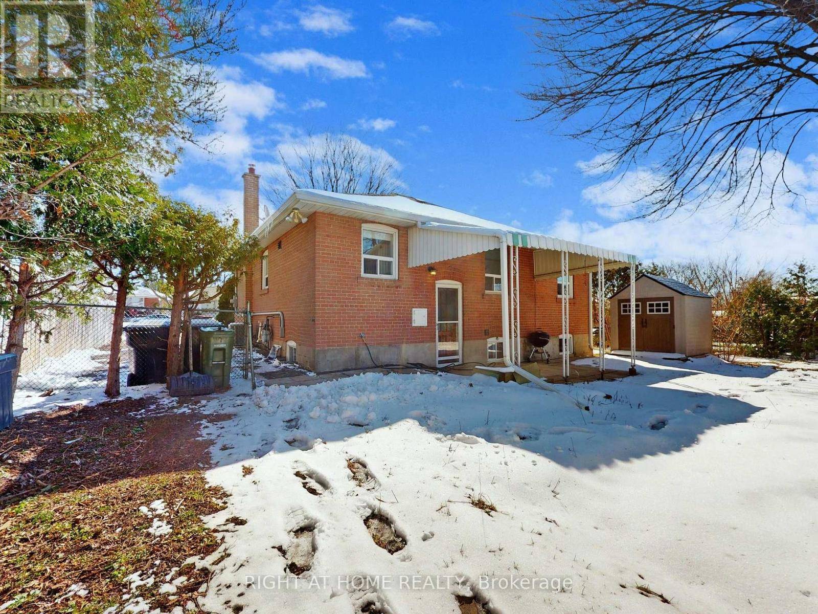 Toronto (downsview-roding-cfb), ON M3M1M2,22 CHAPPEL HILL ROAD