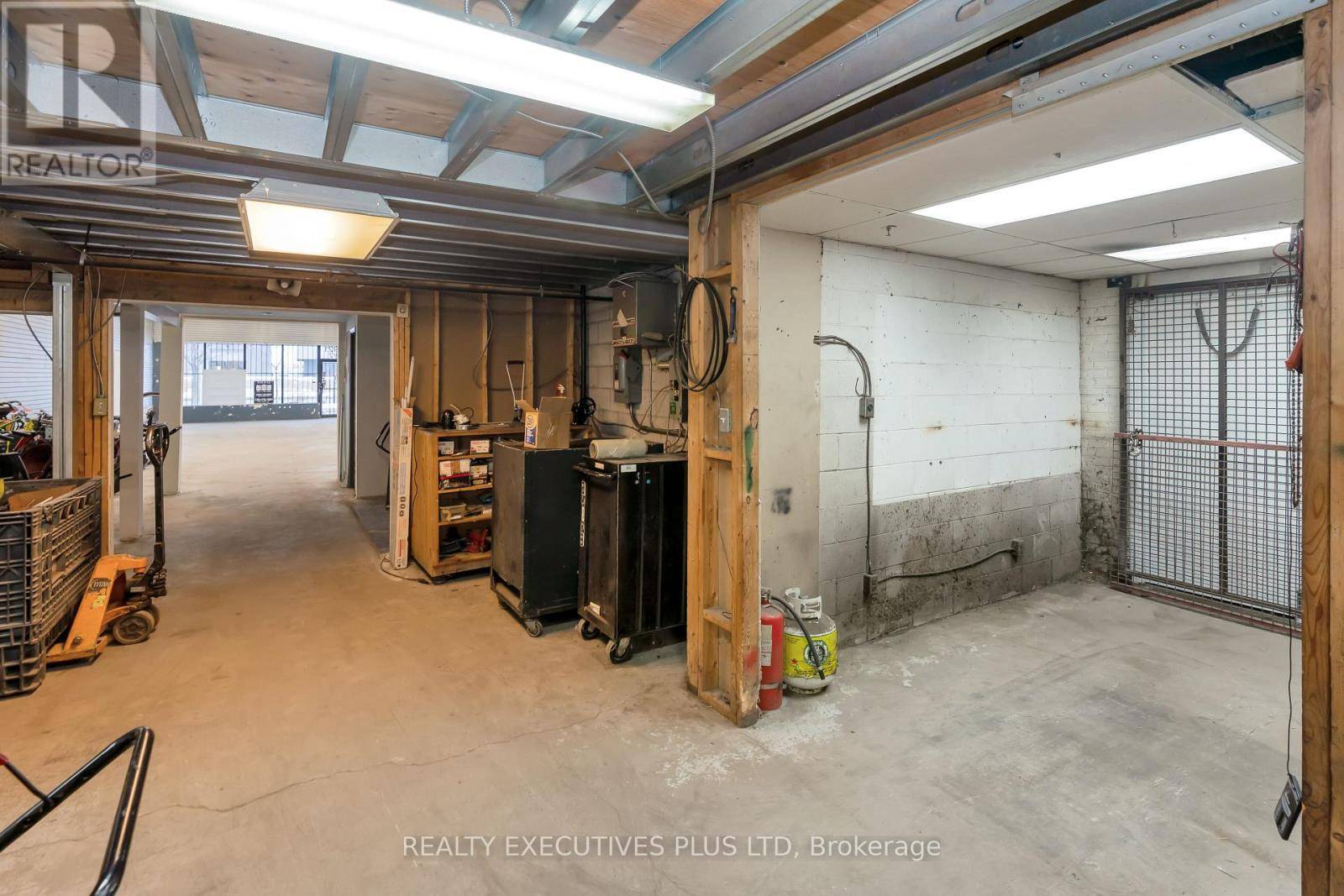 Toronto (west Humber-clairville), ON M9W6T5,6921 Steeles AVE West ##7