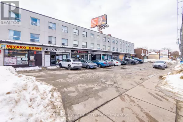 Toronto (yorkdale-glen Park), ON M6B3J5,578 MARLEE AVENUE